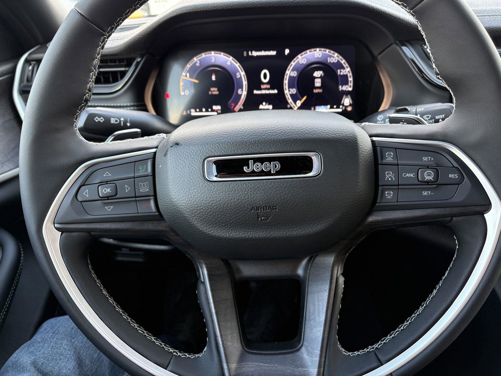 New 2026 Jeep Grand Cherokee Altitude image 18