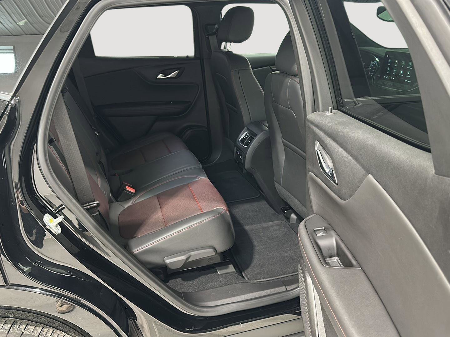 Used 2025 Chevrolet Blazer RS image 23