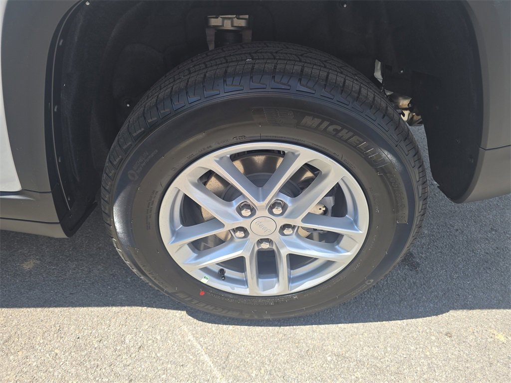 New 2025 Jeep Grand Cherokee Laredo X w/ Luxury Tech Group I image 28