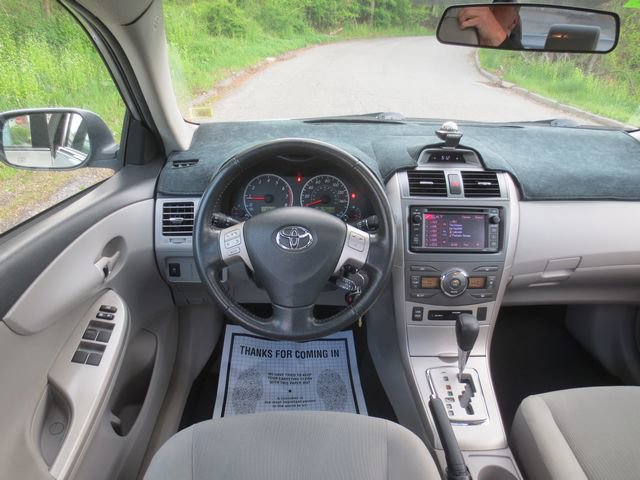 Used 2013 Toyota Corolla LE w/ Premium Complete Pkg FWD image 9