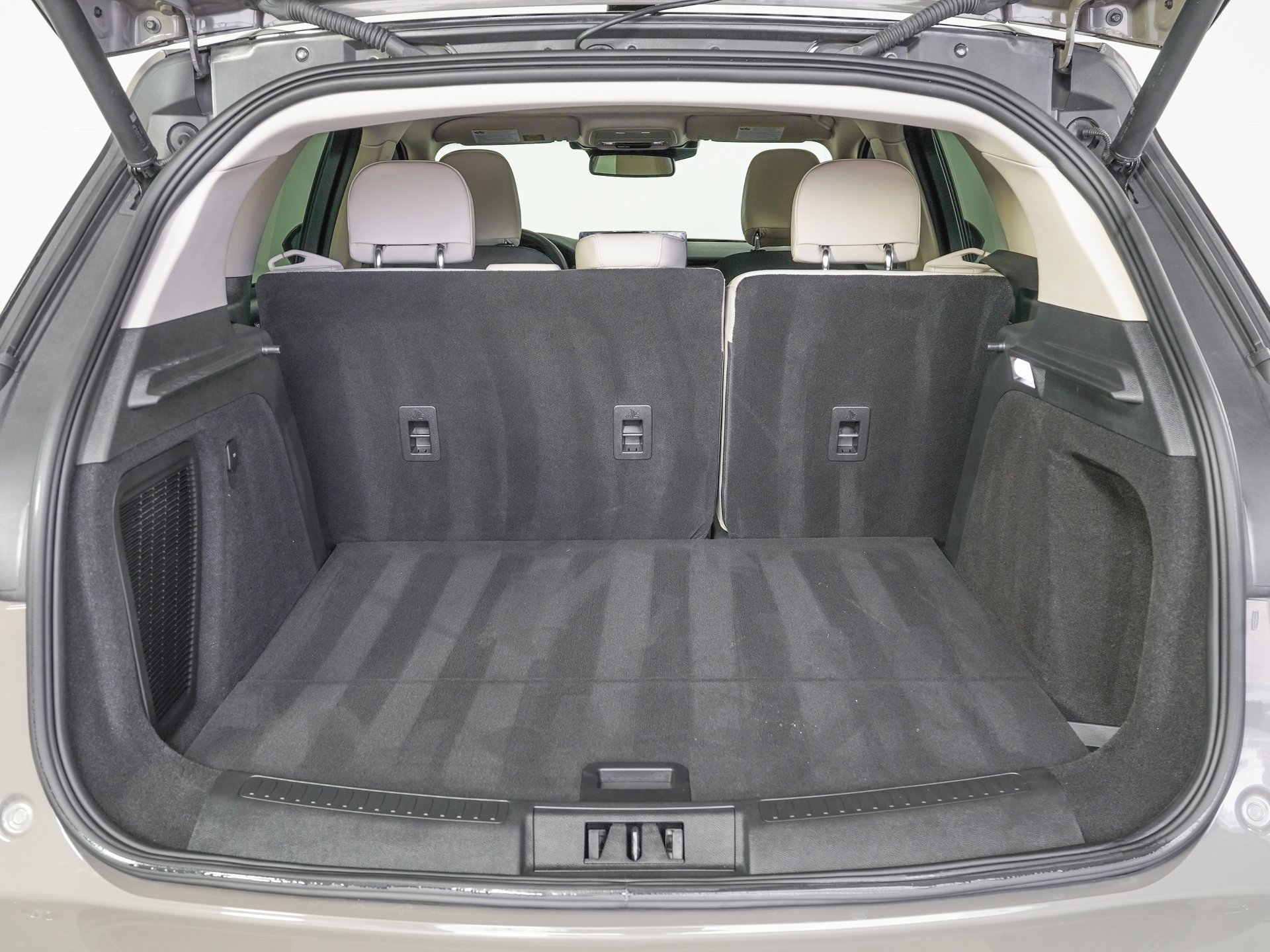 Used 2025 Lincoln Corsair Grand Touring w/ Jet Appearance Package image 11