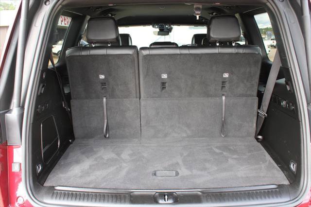 Certified 2024 Jeep Wagoneer Series II w/ Flexible Seating Group image 16