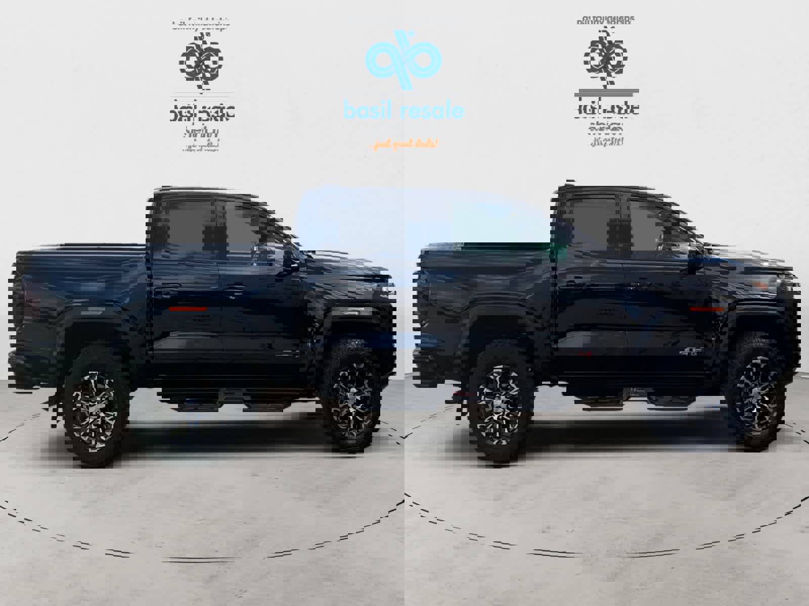 Used 2023 GMC Canyon AT4 AWD/4WD image 8