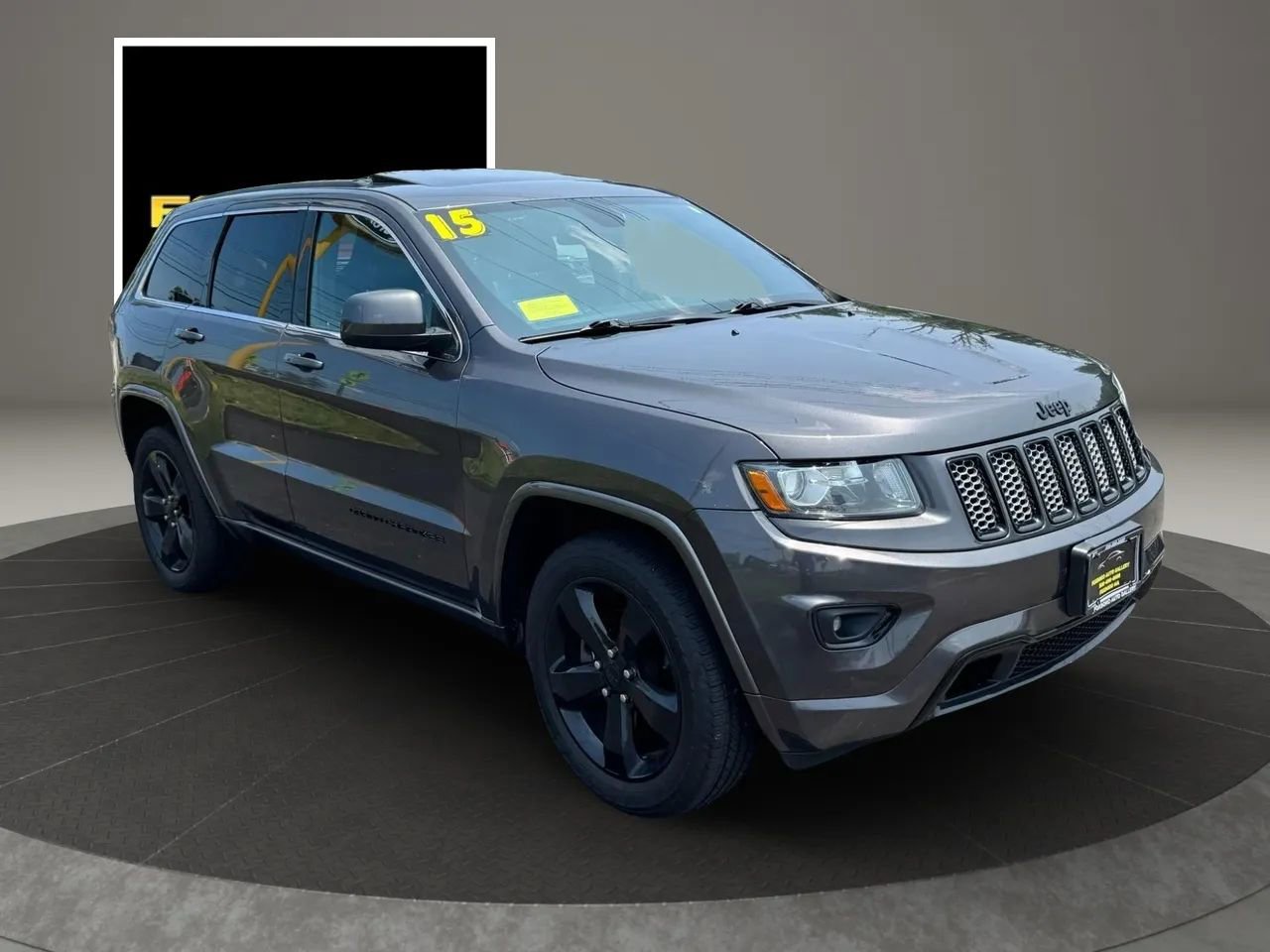 Used 2015 Jeep Grand Cherokee Altitude image 3