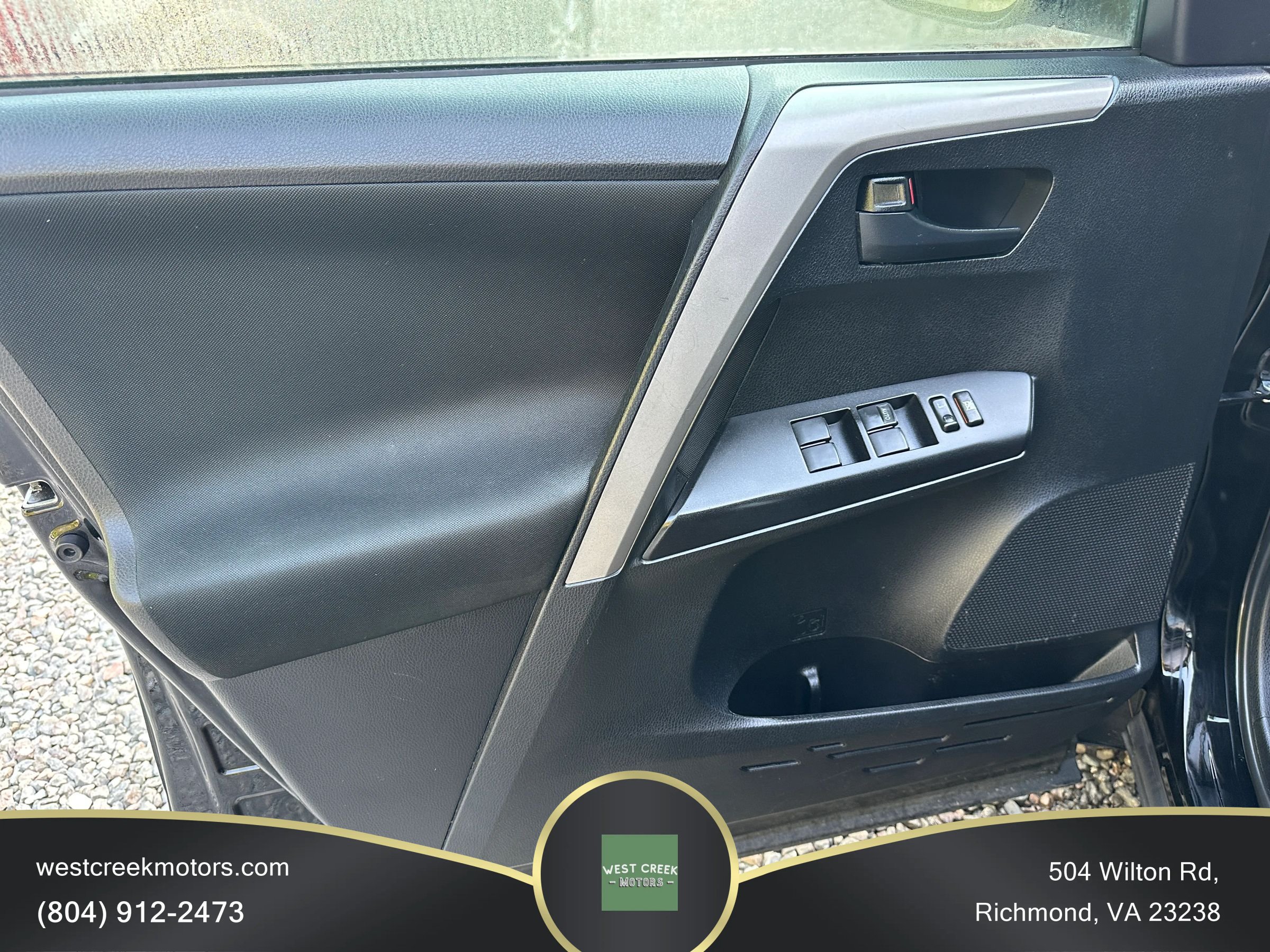 Used 2016 Toyota RAV4 LE AWD/4WD image 17