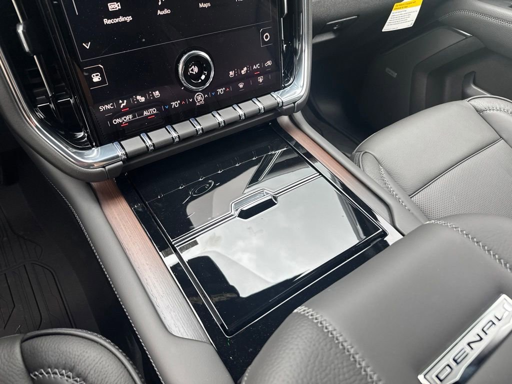 New 2026 GMC Yukon XL Denali w/ Denali Reserve Package AWD/4WD image 36