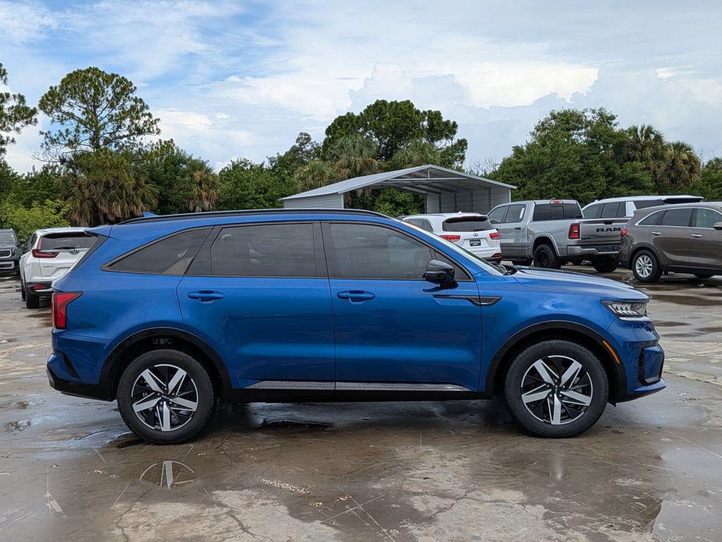 Certified 2023 Kia Sorento S FWD image 9