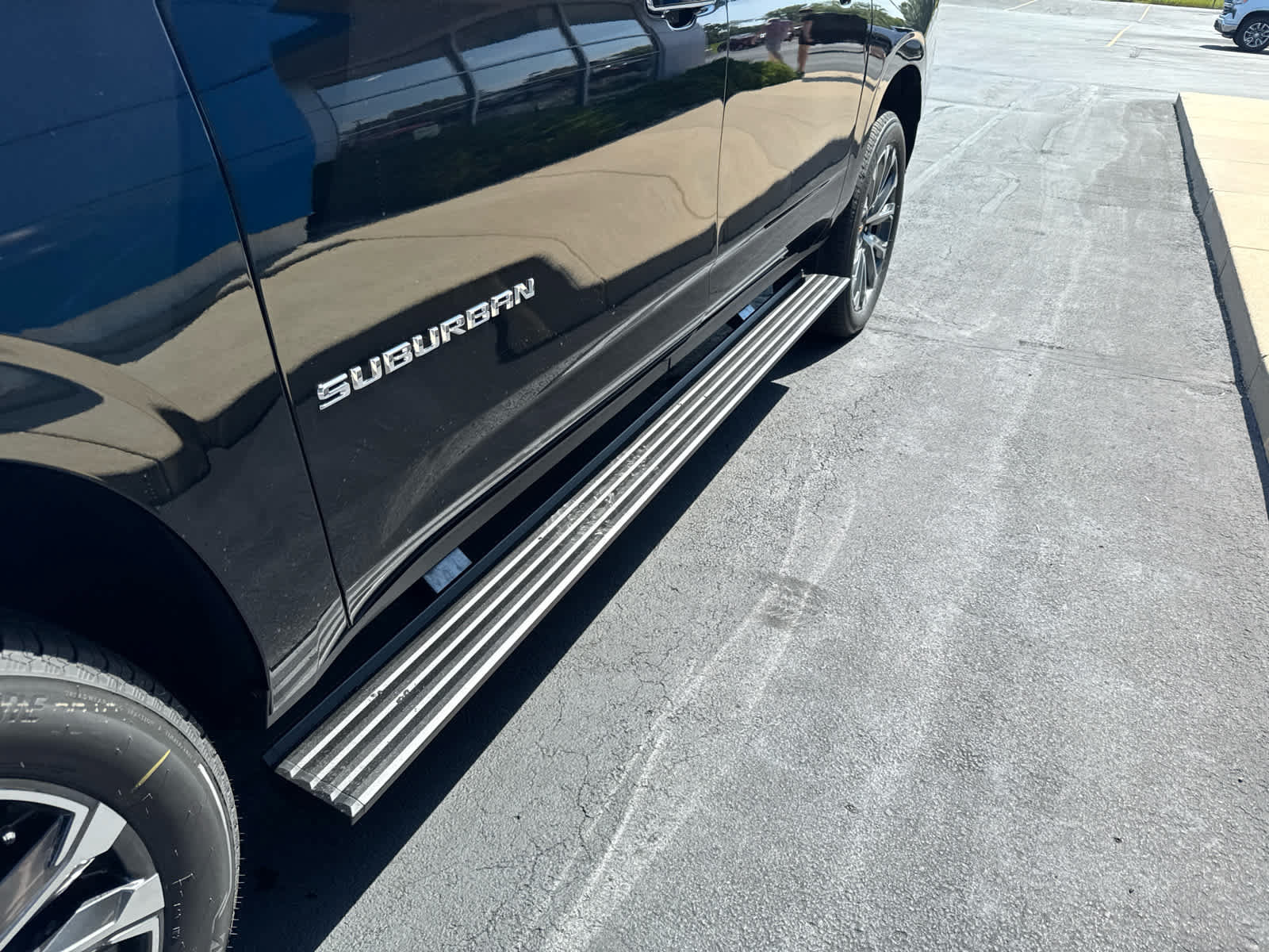 New 2026 Chevrolet Suburban High Country AWD/4WD image 18