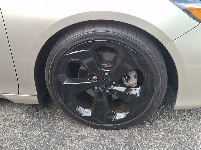 Used 2018 Honda Accord Touring image 4