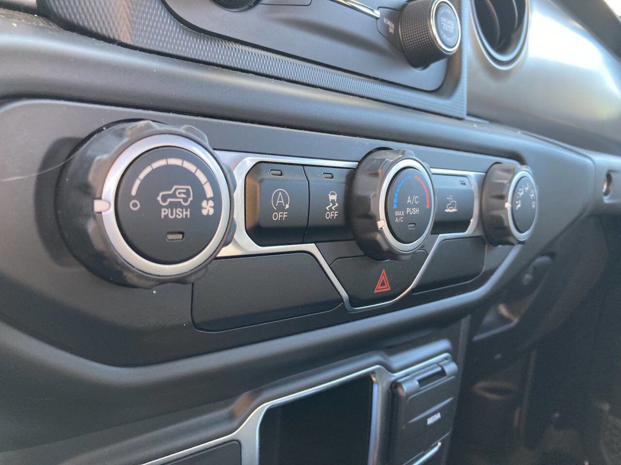 Used 2021 Jeep Wrangler Sport image 20