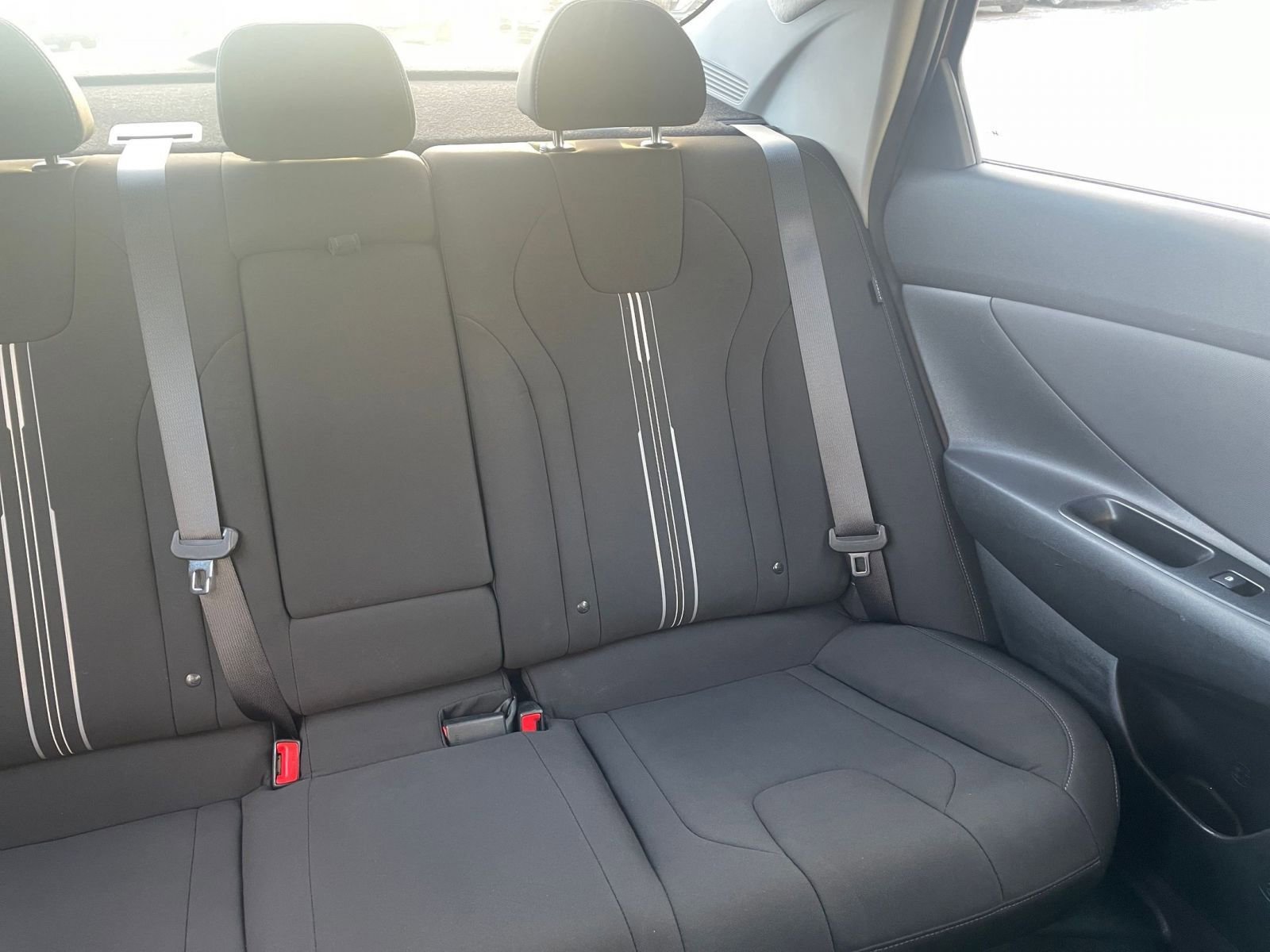 Used 2025 Hyundai Elantra SEL image 36