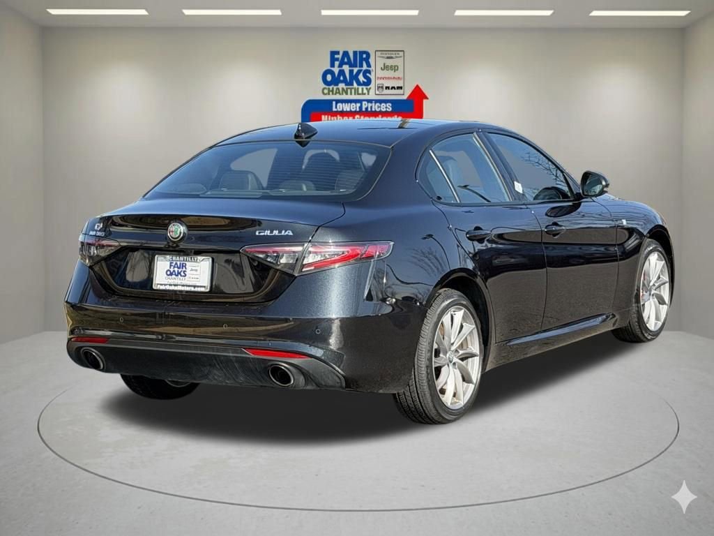 Used 2024 Alfa Romeo Giulia Ti image 7