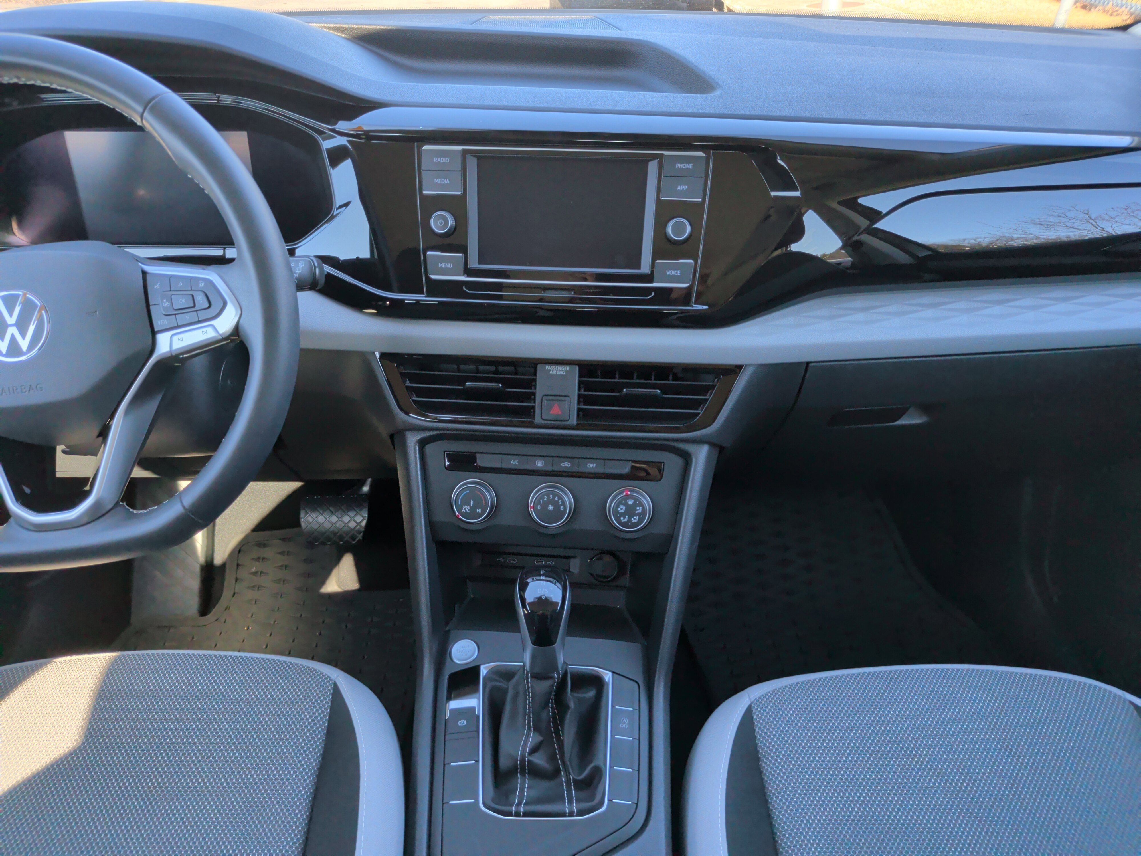 Used 2022 Volkswagen Taos S w/ IQ Drive S Package image 30