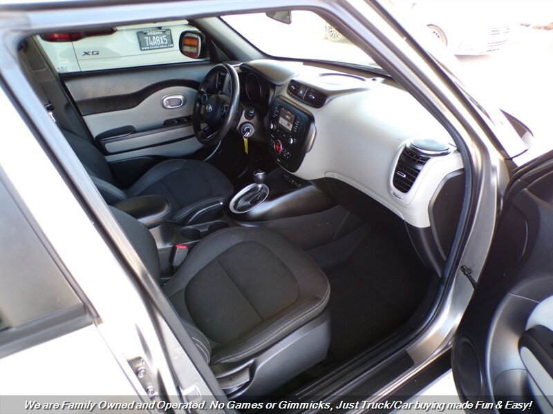 Used 2017 Kia Soul + FWD image 28