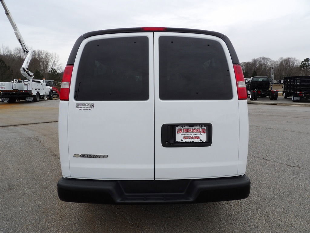 Used 2020 Chevrolet Express 3500 LS image 6