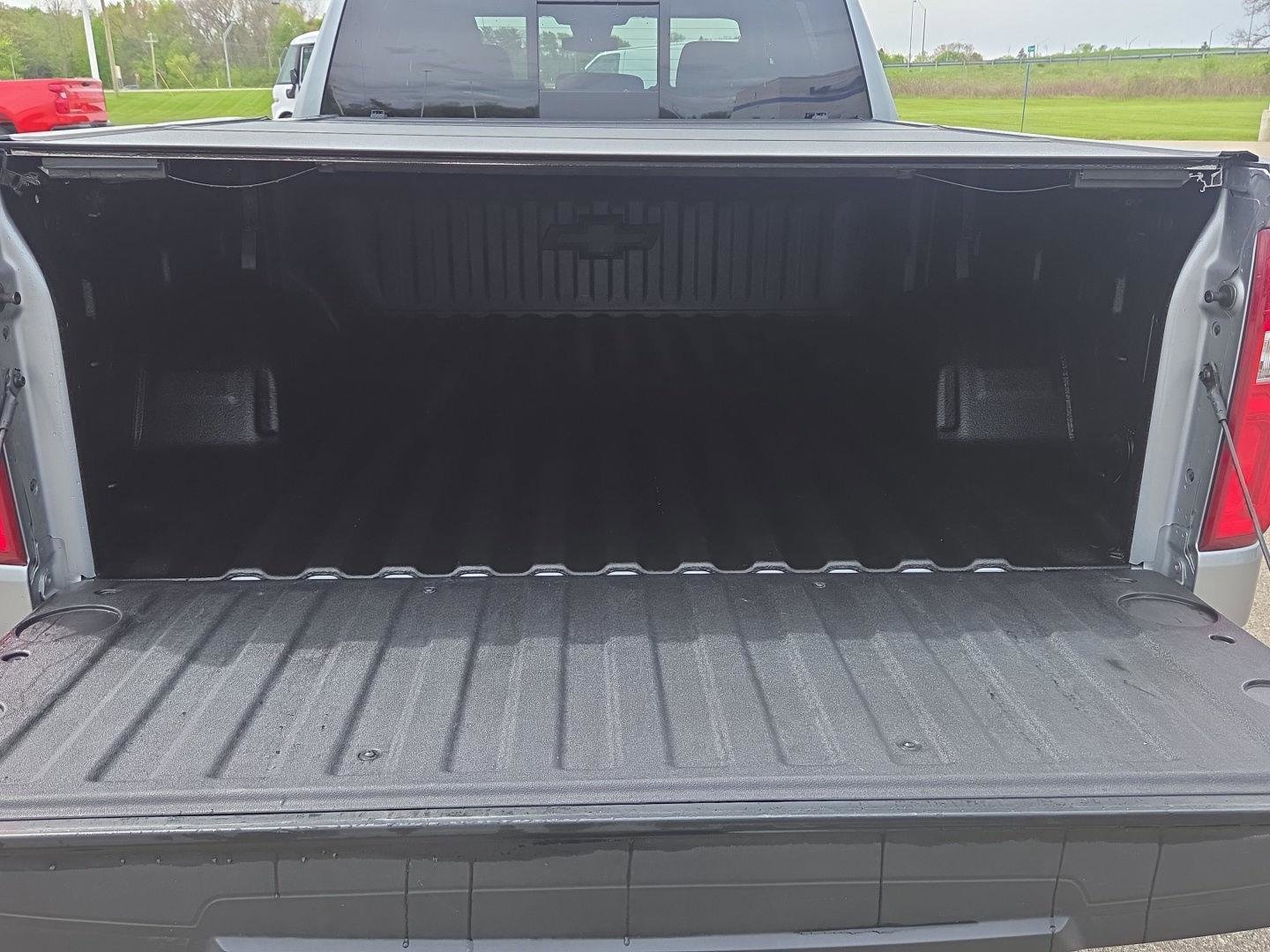 Used 2023 Chevrolet Silverado 1500 RST AWD/4WD image 6