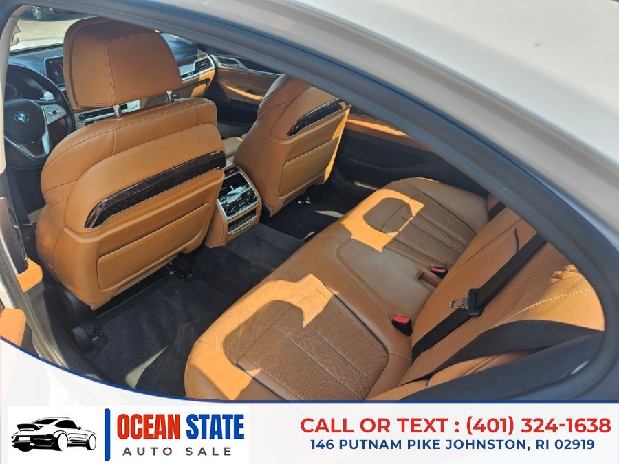 Used 2020 BMW 750i xDrive w/ Executive Package AWD/4WD image 11