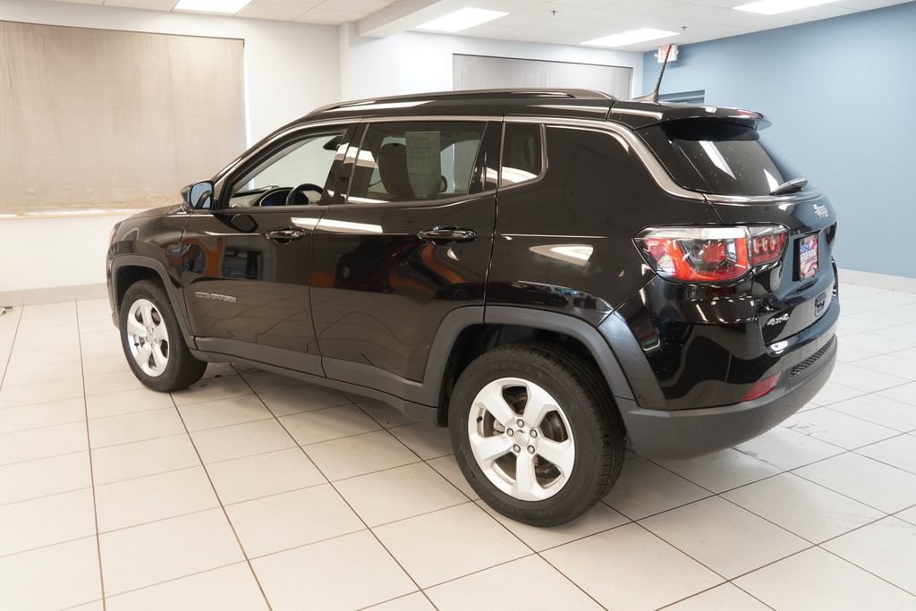 Used 2019 Jeep Compass Latitude w/ Cold Weather Group AWD/4WD image 8