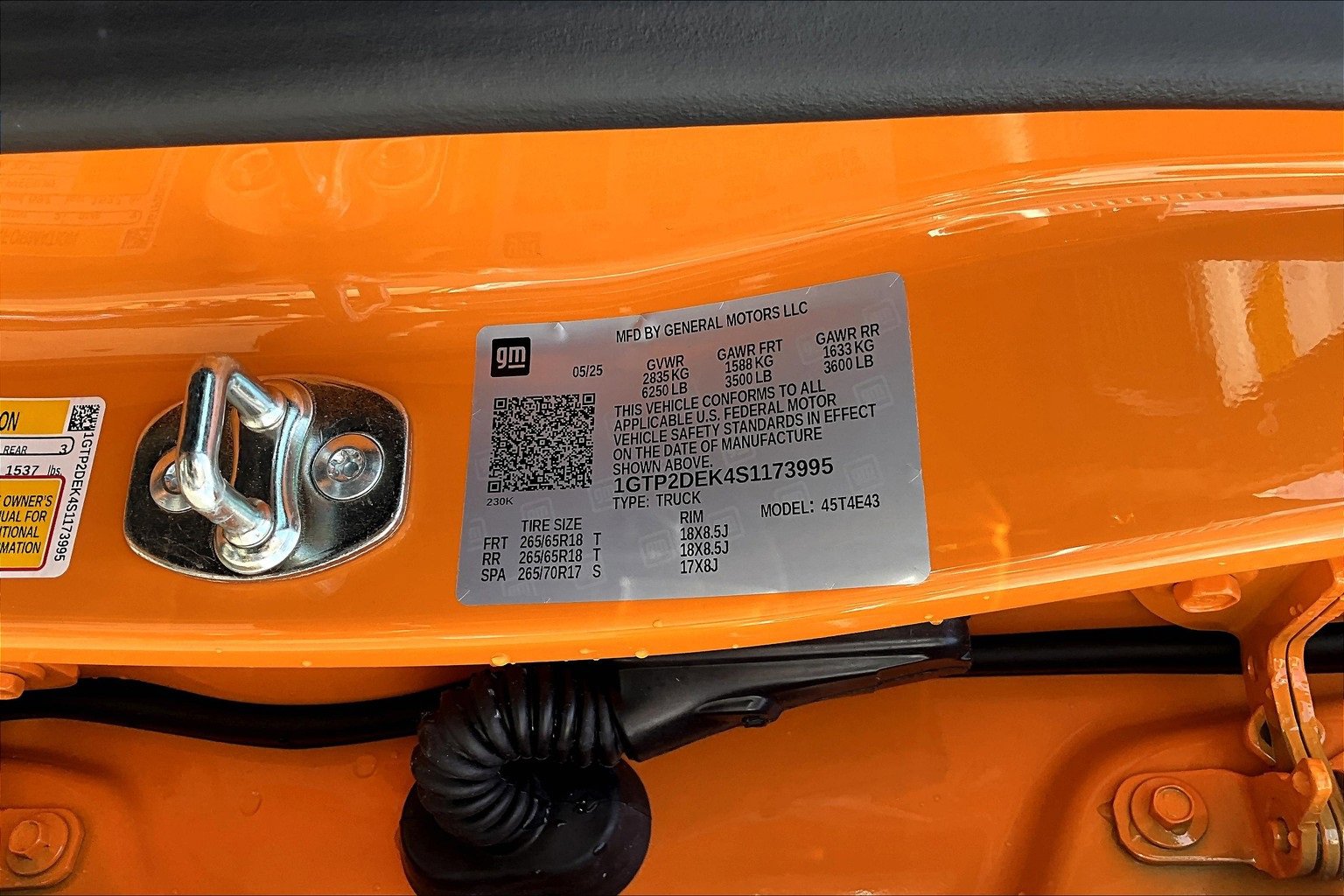 New 2025 GMC Canyon AT4 image 13