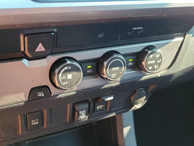 Used 2020 Toyota Tacoma SR5 RWD image 33