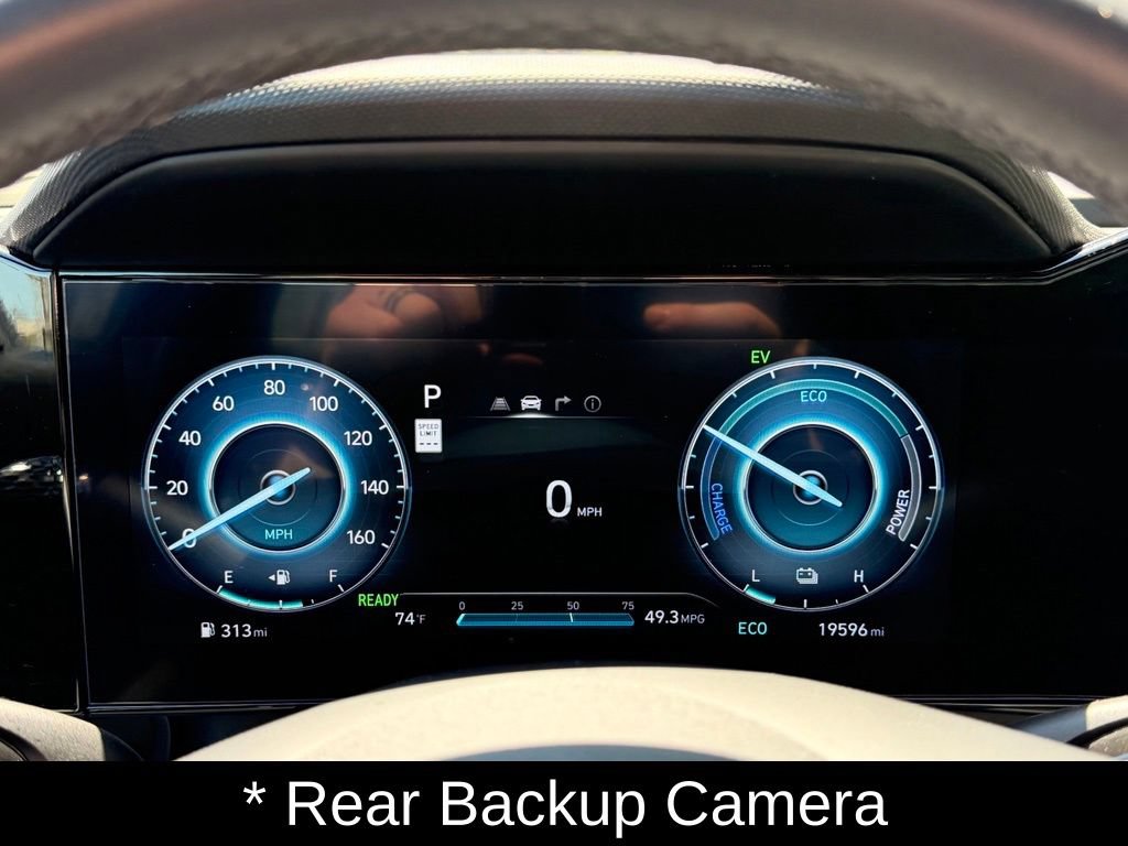 Used 2025 Hyundai Elantra Limited FWD image 17