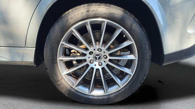 Used 2025 Mercedes-Benz GLE 450e 4MATIC image 19