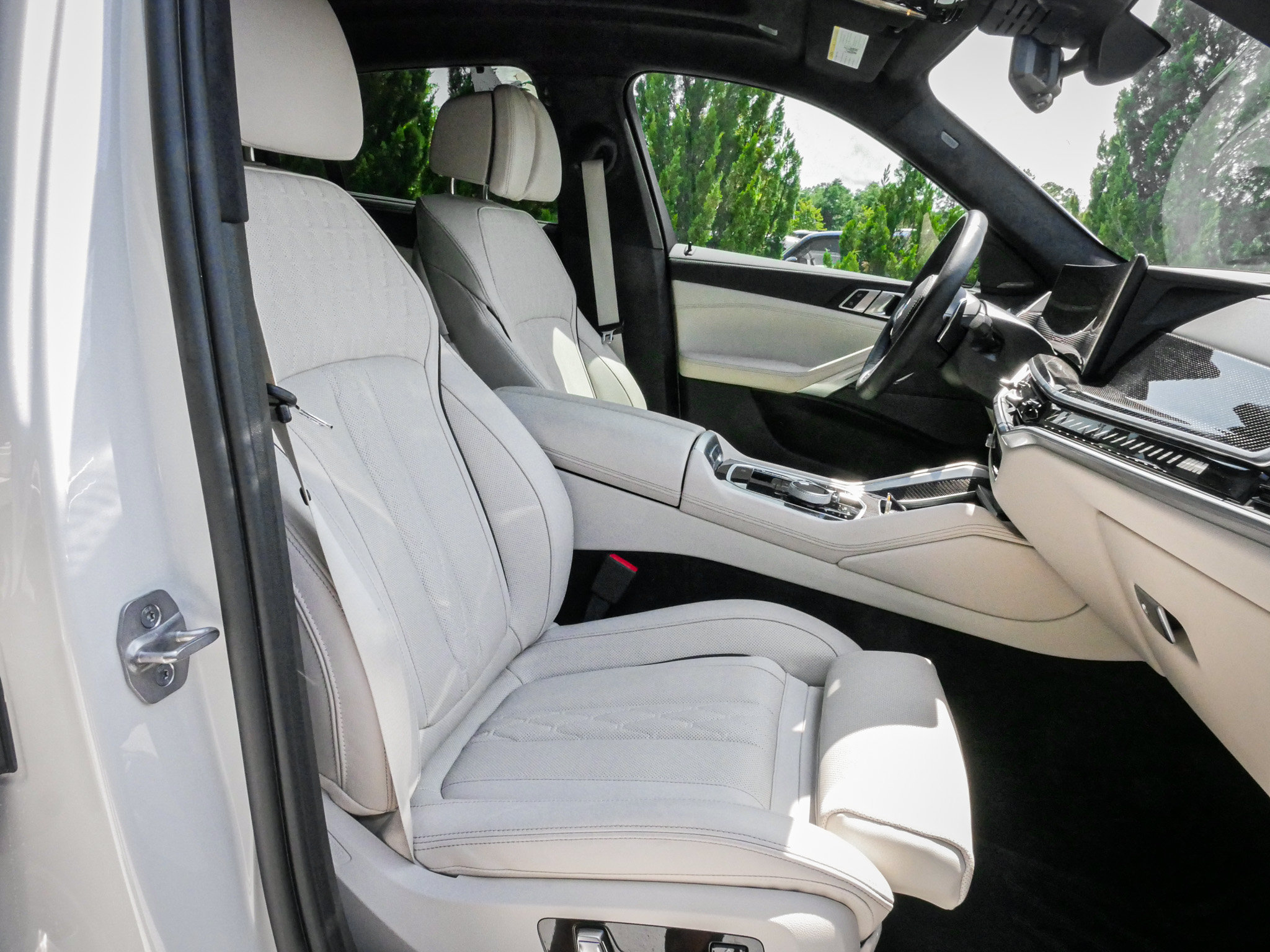 Used 2024 BMW X6 M60i AWD/4WD image 32