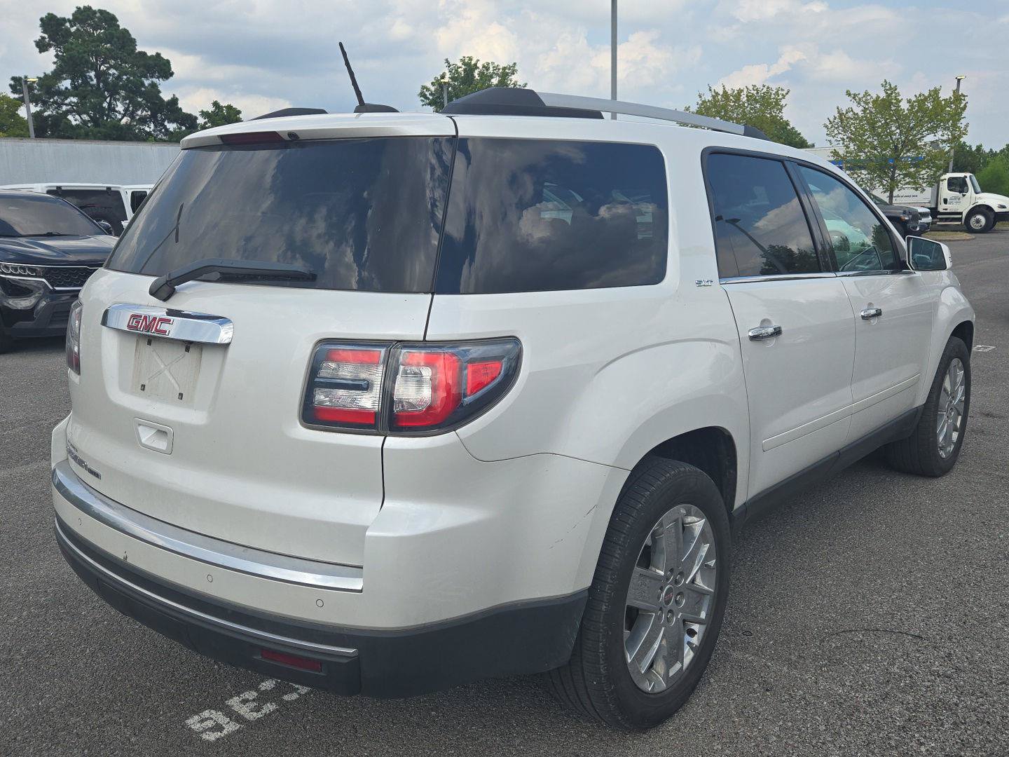 Used 2017 GMC Acadia Limited SLT FWD image 7