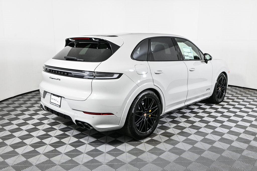 New 2026 Porsche Cayenne GTS image 37