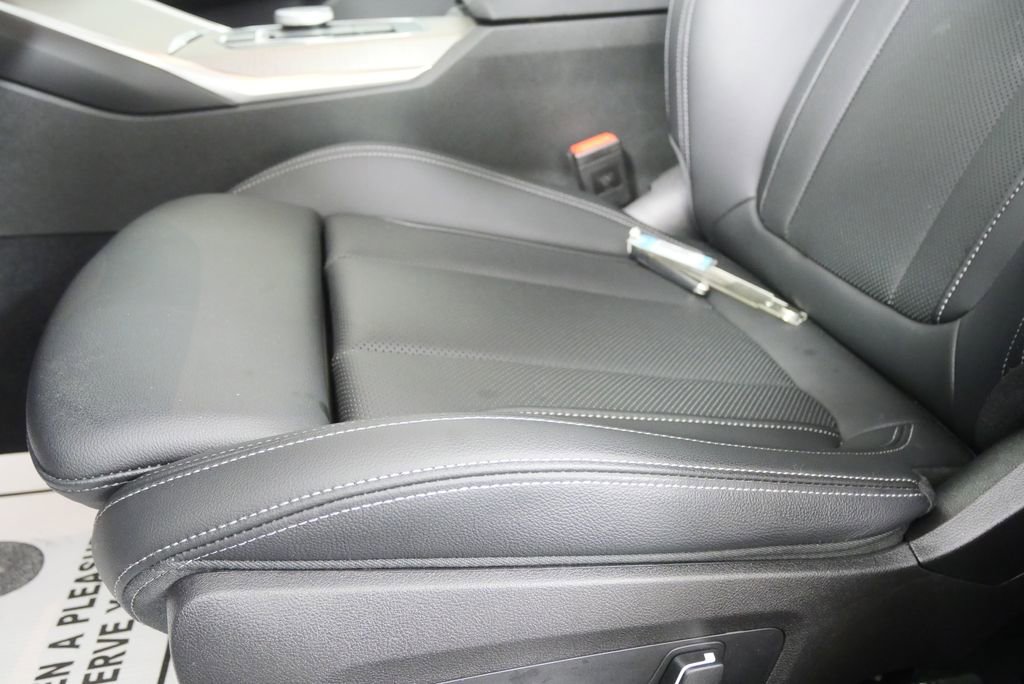 Used 2025 BMW 330i xDrive Sedan image 8