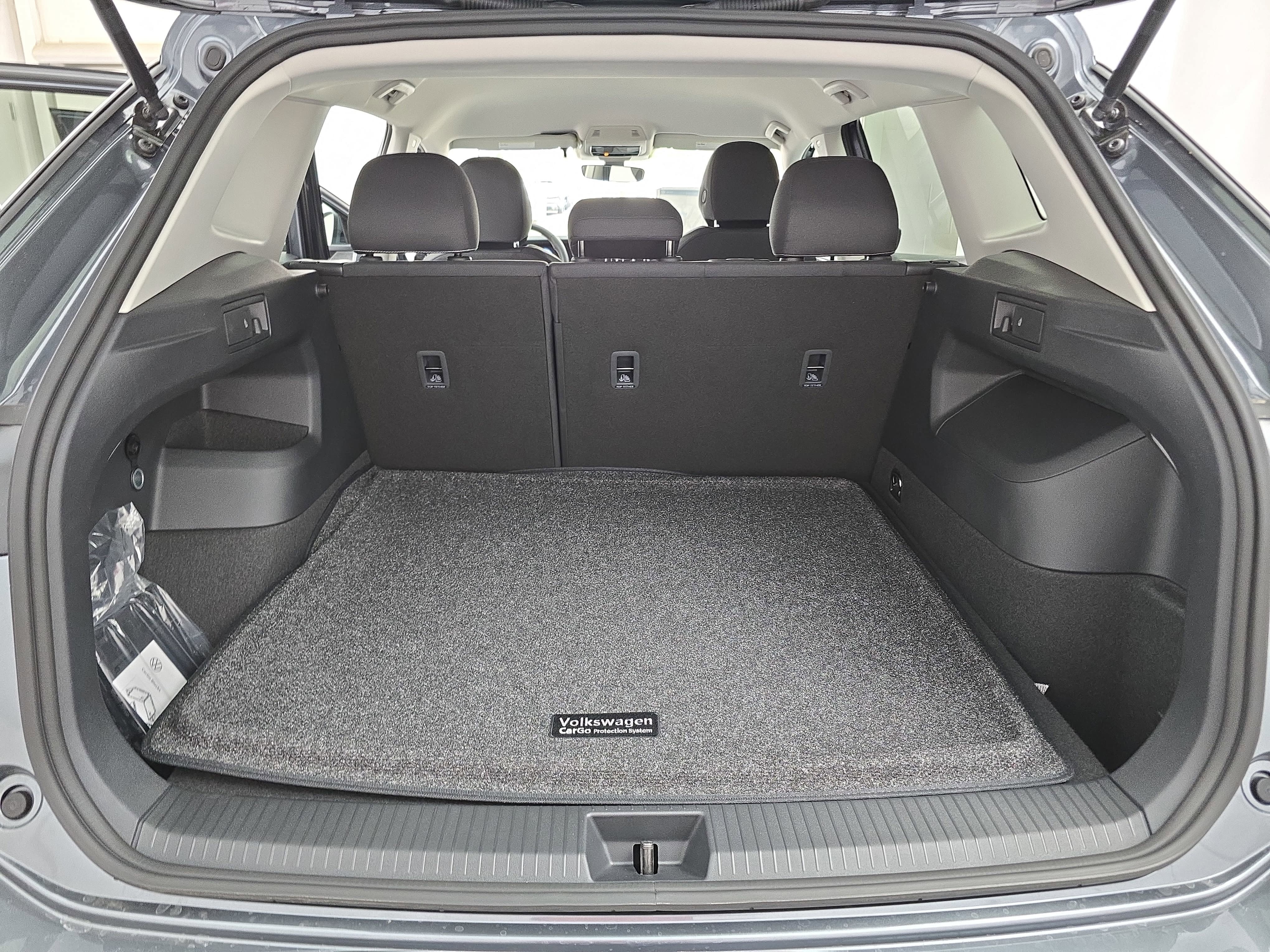 New 2026 Volkswagen Tiguan S FWD image 12