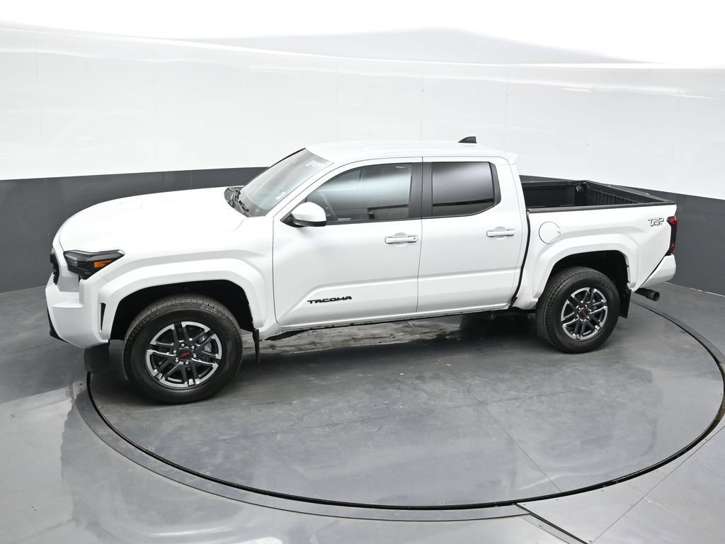 Used 2024 Toyota Tacoma TRD Sport AWD/4WD image 32