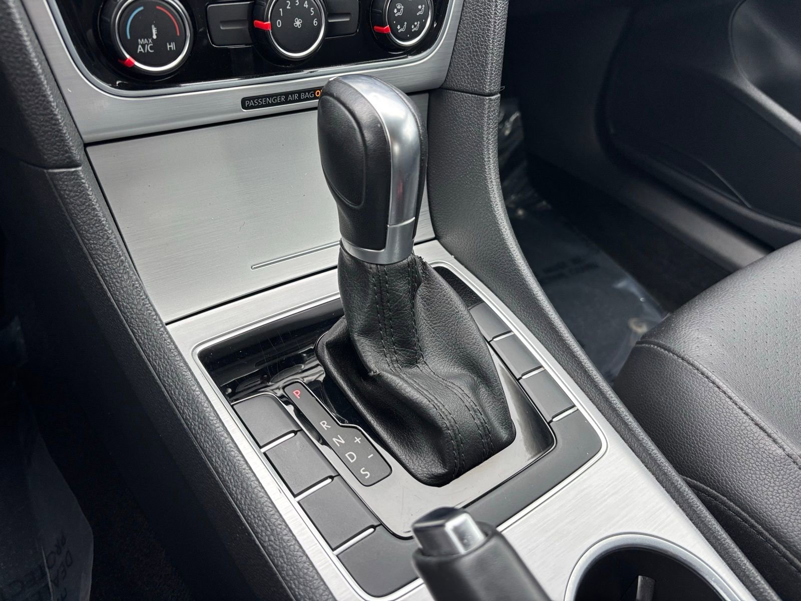 Used 2013 Volkswagen Passat 2.5 SE image 26