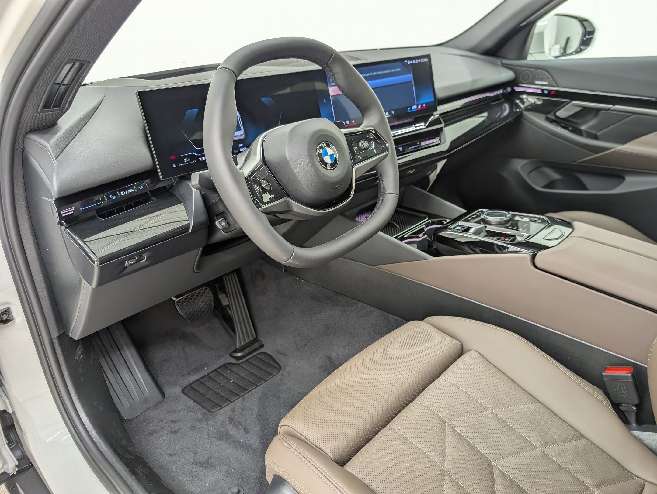 New 2026 BMW 530i w/ Premium Package RWD image 4