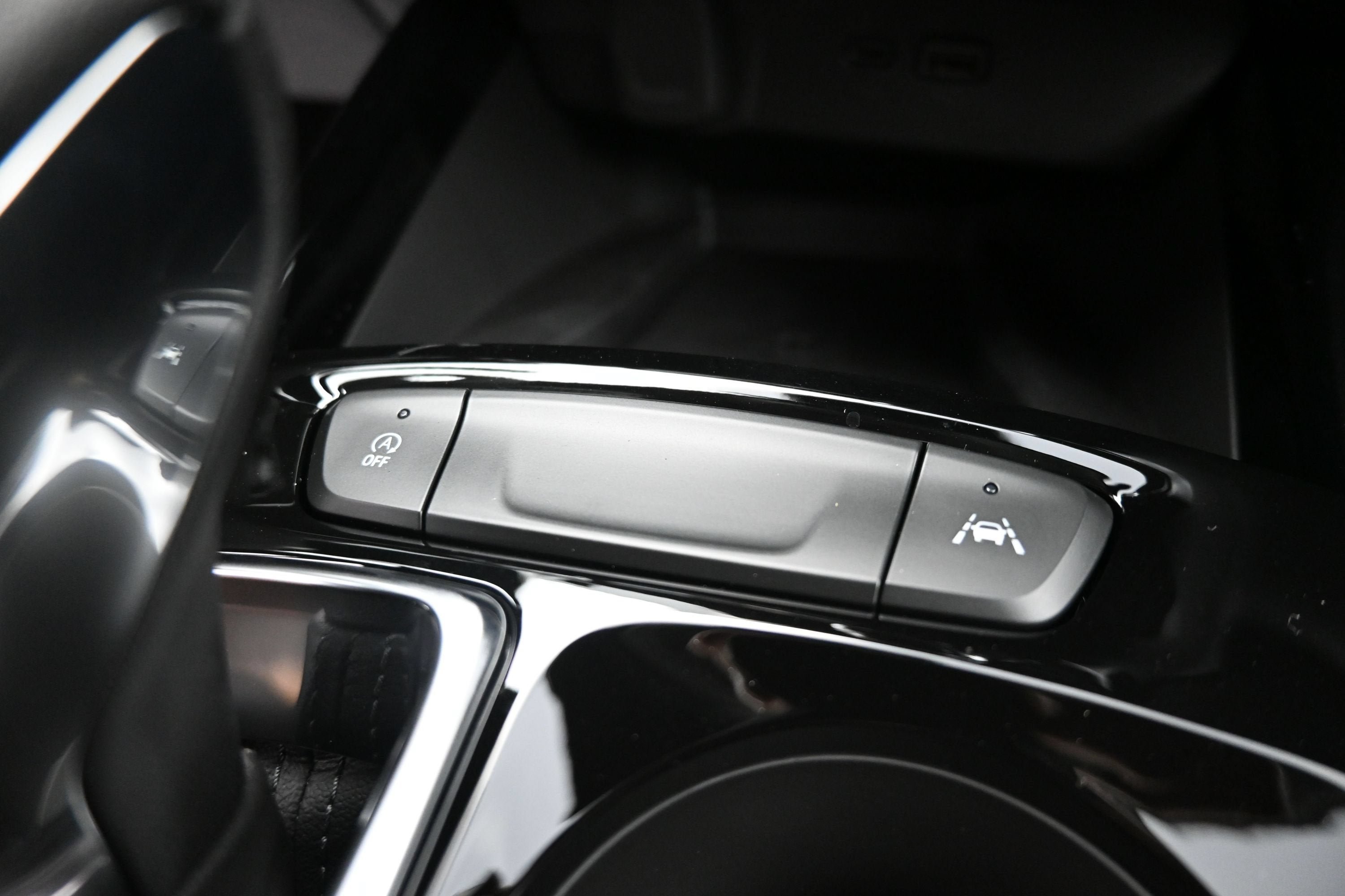 New 2026 Chevrolet Trax LT w/ Sunroof Package FWD image 23