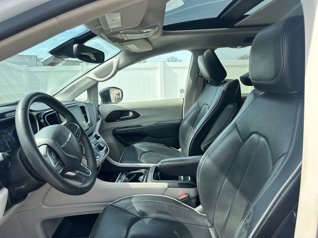 Used 2024 Chrysler Pacifica Limited FWD image 40