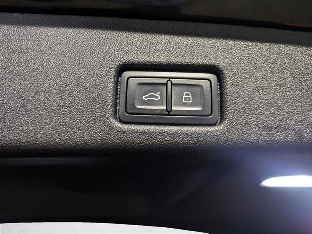 Certified 2025 Audi Q5 Premium w/ Convenience Package image 7