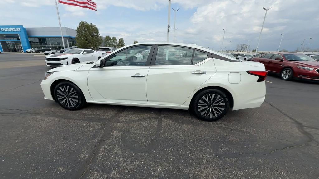 Used 2023 Nissan Altima 2.5 SV image 5