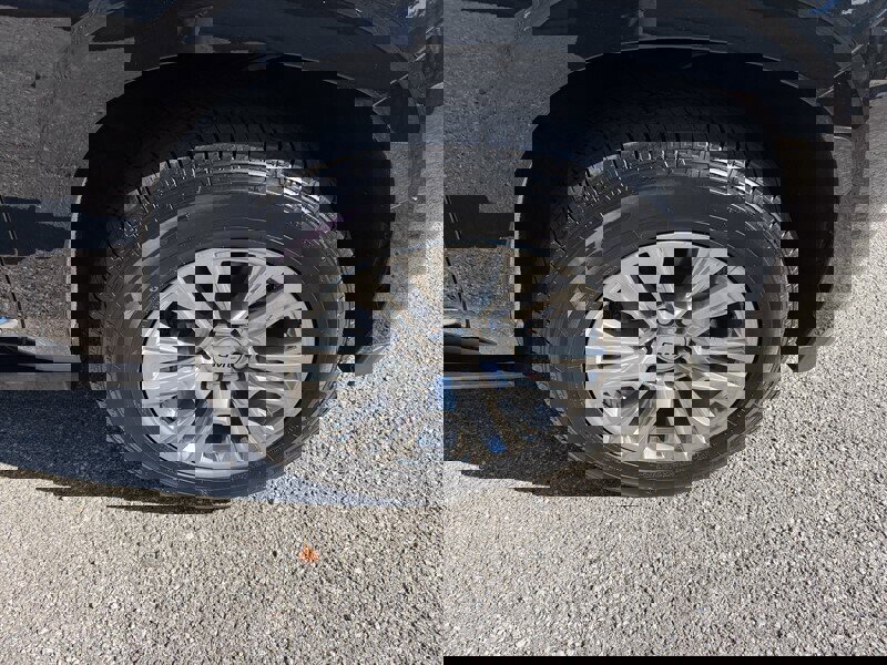 Used 2023 GMC Yukon XL Denali image 12