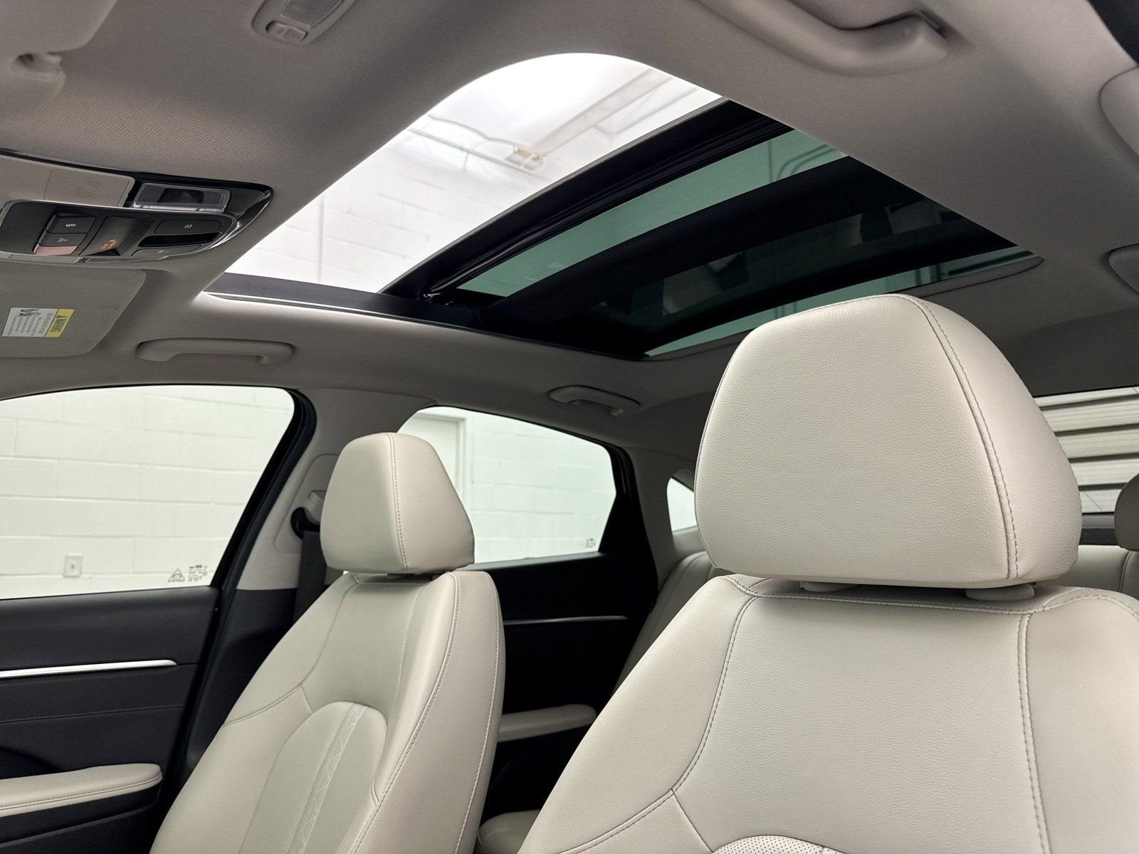 Used 2023 Hyundai Sonata Limited image 3