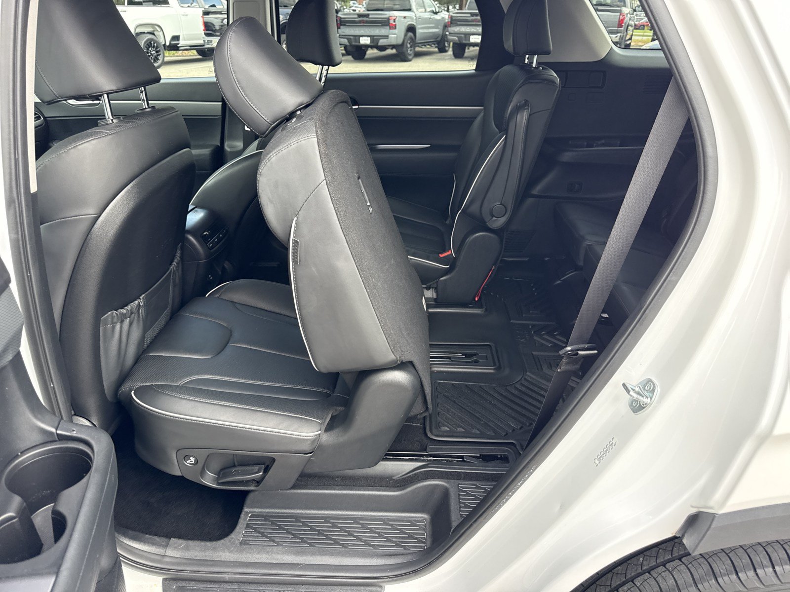 Certified 2024 Hyundai Palisade SEL FWD image 14