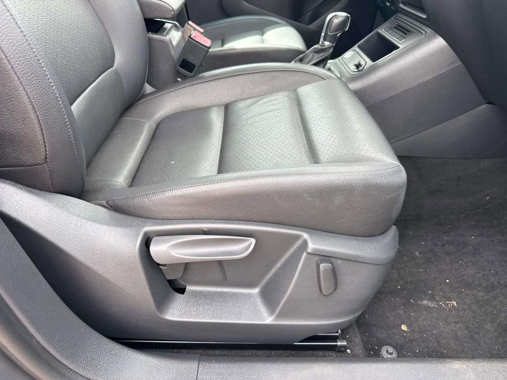 Used 2016 Volkswagen Tiguan SE FWD image 14