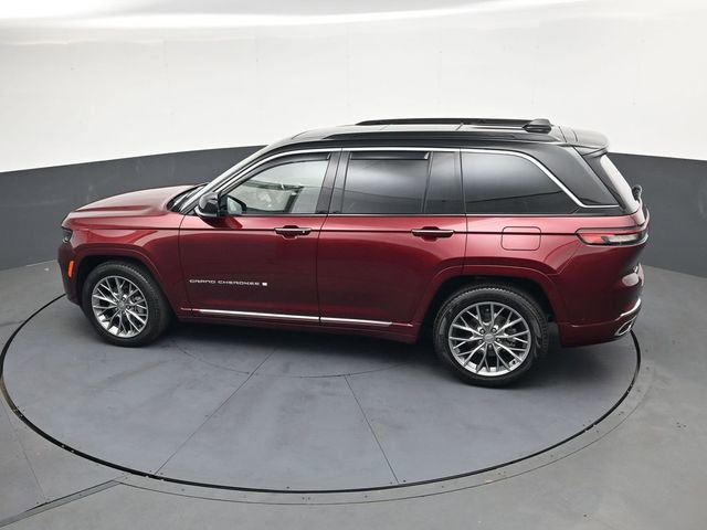 Used 2024 Jeep Grand Cherokee Summit AWD/4WD image 28