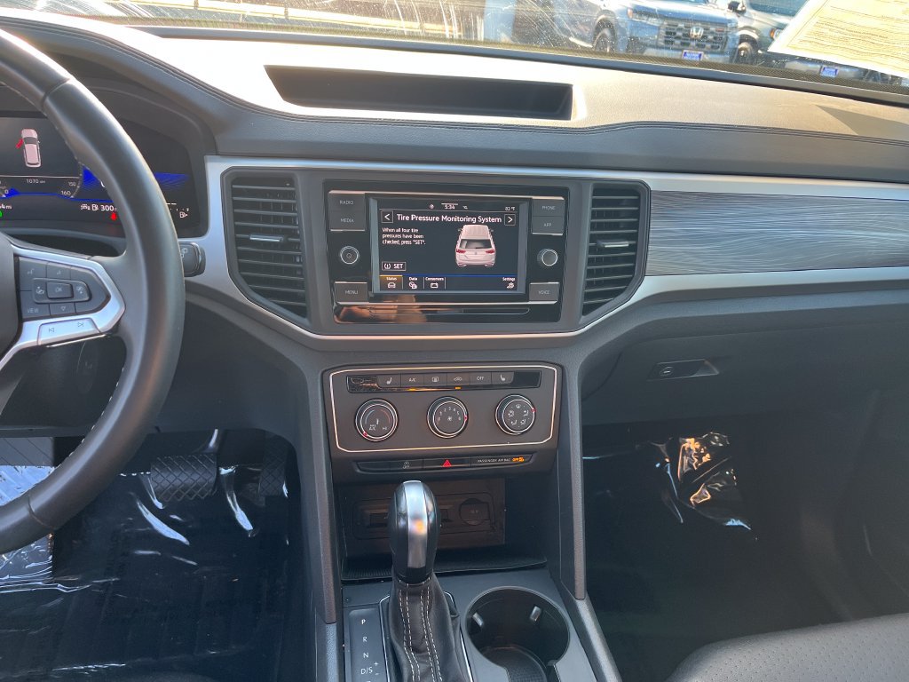 Used 2023 Volkswagen Atlas Cross Sport SE FWD image 18