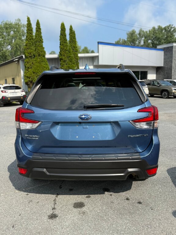 Used 2021 Subaru Forester Premium image 5