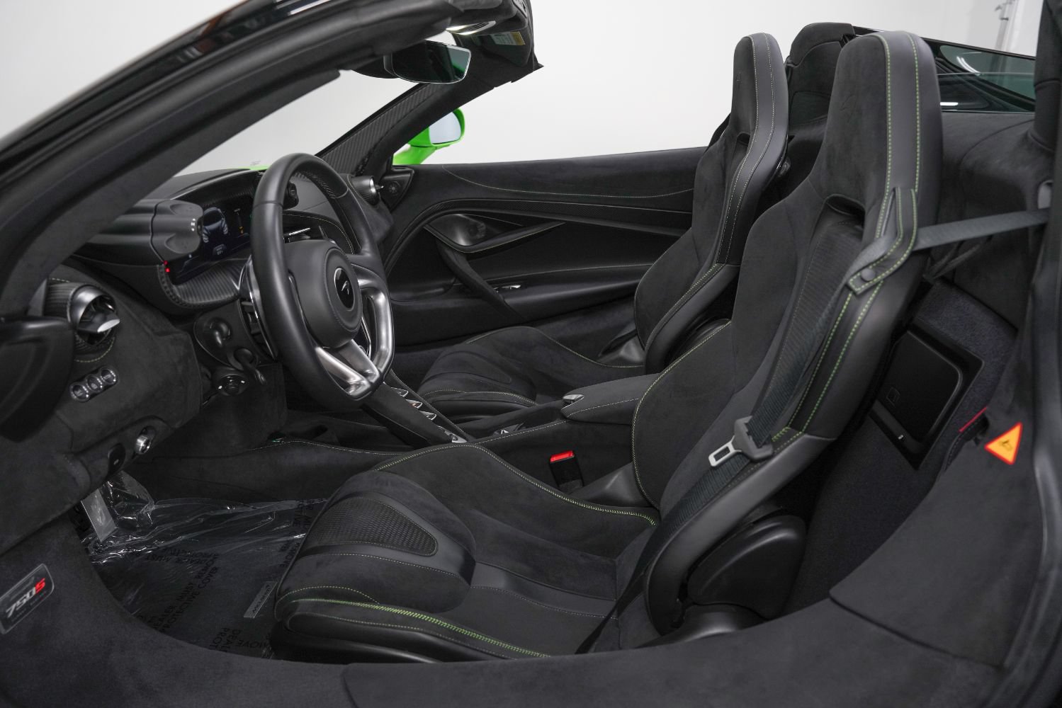 Used 2024 McLaren 750S Spider RWD image 37