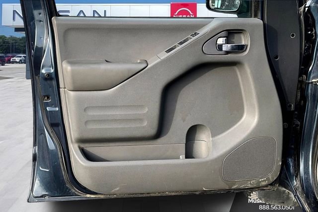 Used 2018 Nissan Frontier SV image 16