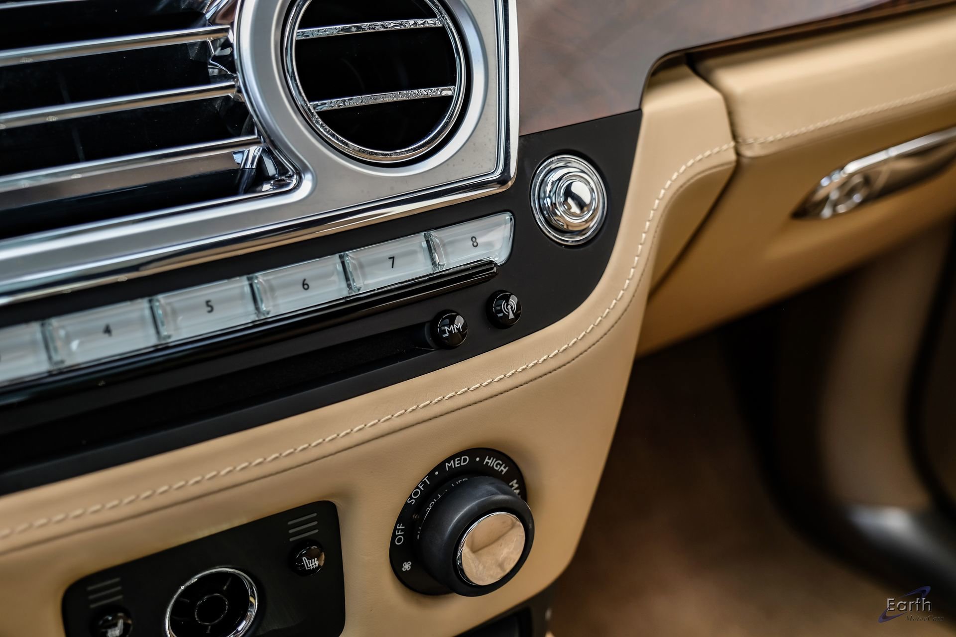 Used 2017 Rolls-Royce Ghost RWD image 69