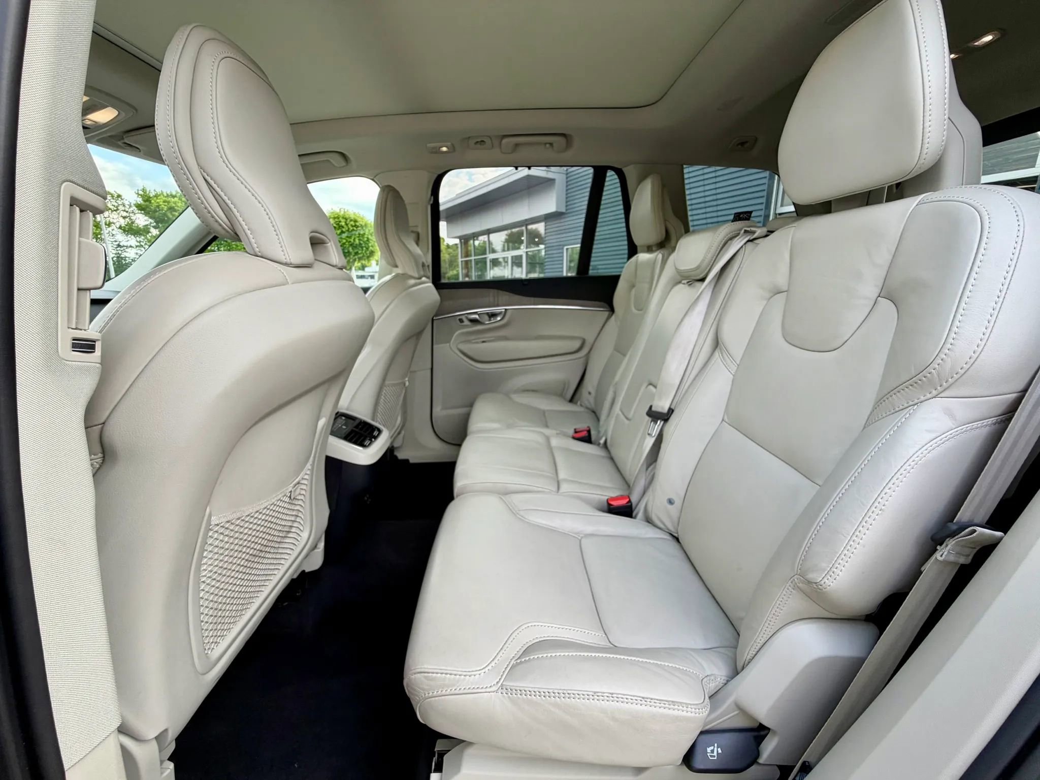 Used 2023 Volvo XC90 B6 Ultimate AWD/4WD image 36