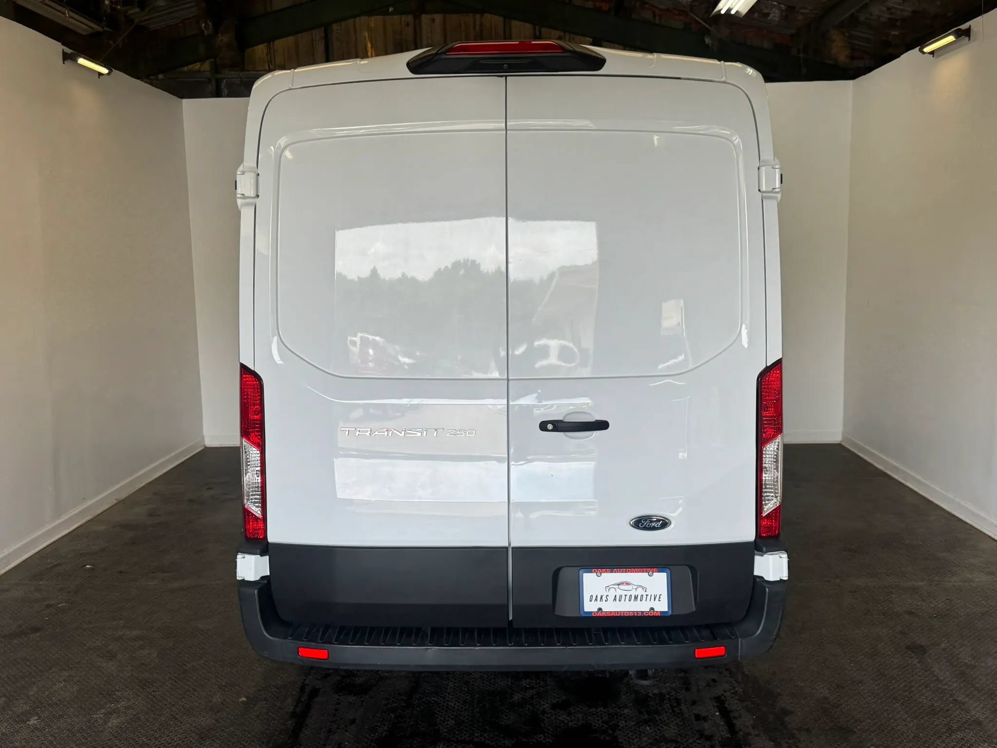 Used 2021 Ford Transit 250 Medium Roof RWD image 5
